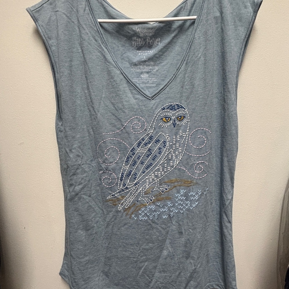 Universal Women's Gray Owl Muscle Tee